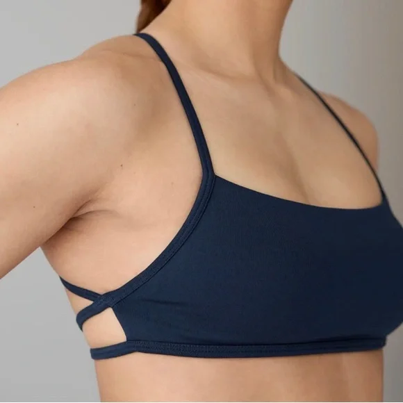 Elegant Navy Strappy Sports Bra